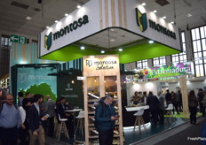 Stand de la empresa malagueña Montosa, productora de aguacate, mango y salsas elaboradas con estas frutos. 